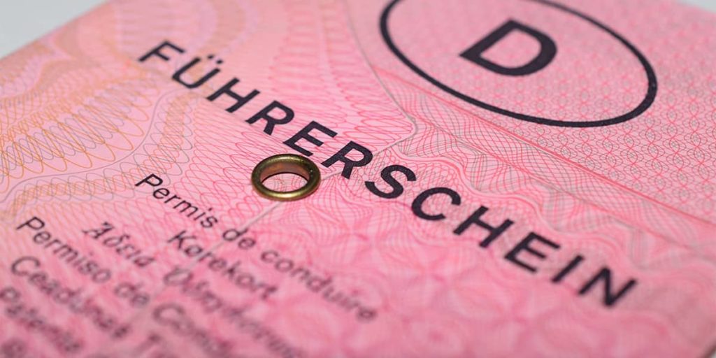 Die Führerscheinkontrolle spielt in der Halterhaftung eine entscheidende Rolle