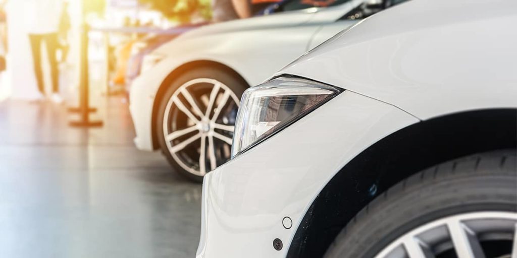 Dienstwagen im Autohaus